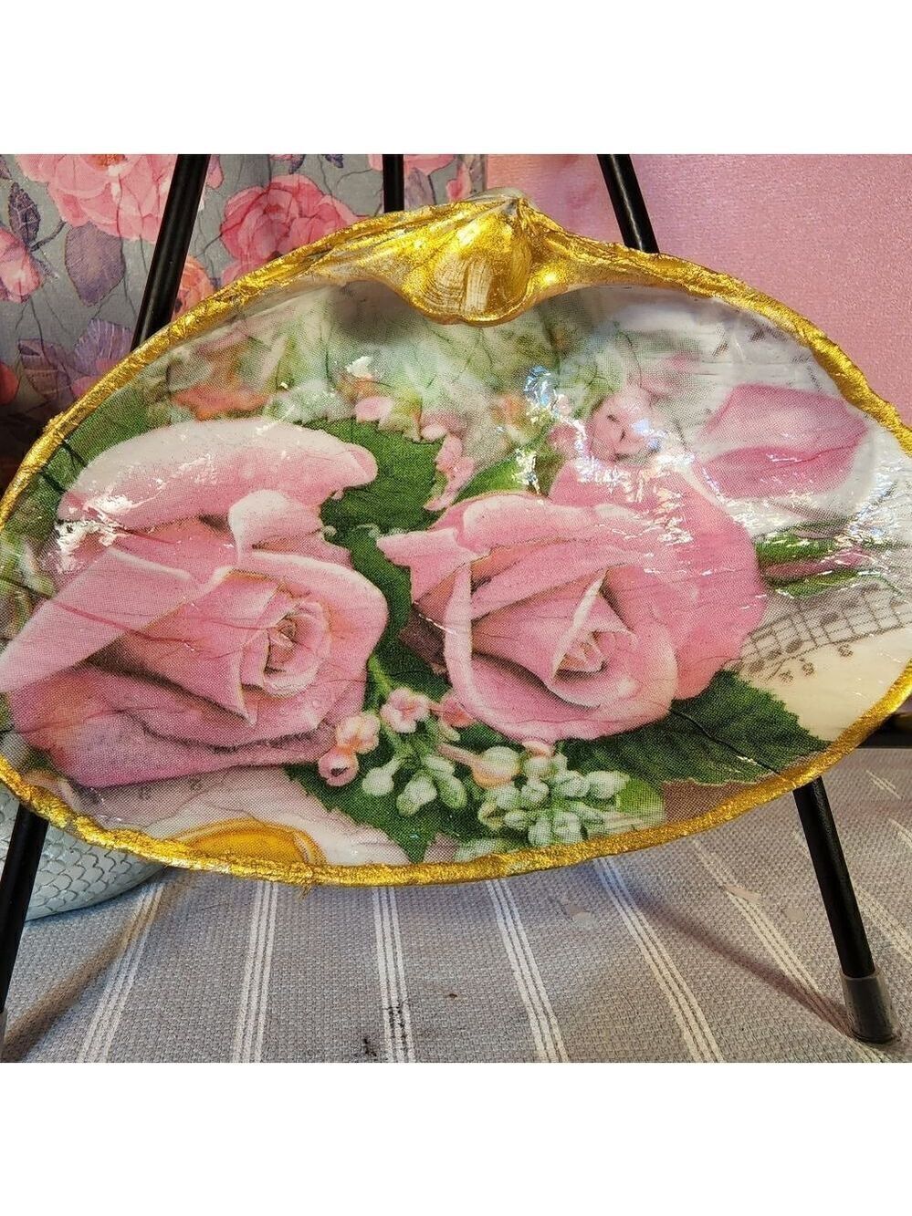 DECOUPAGE CLAM SHELL DECOUPAGE PINK ROSES 🌹 ON A CLAM SHELL TRINKET DISH